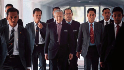 MAHATHIR GAME ON OR GAME OVER MAHATHIR GAME ON OR GAME OVER