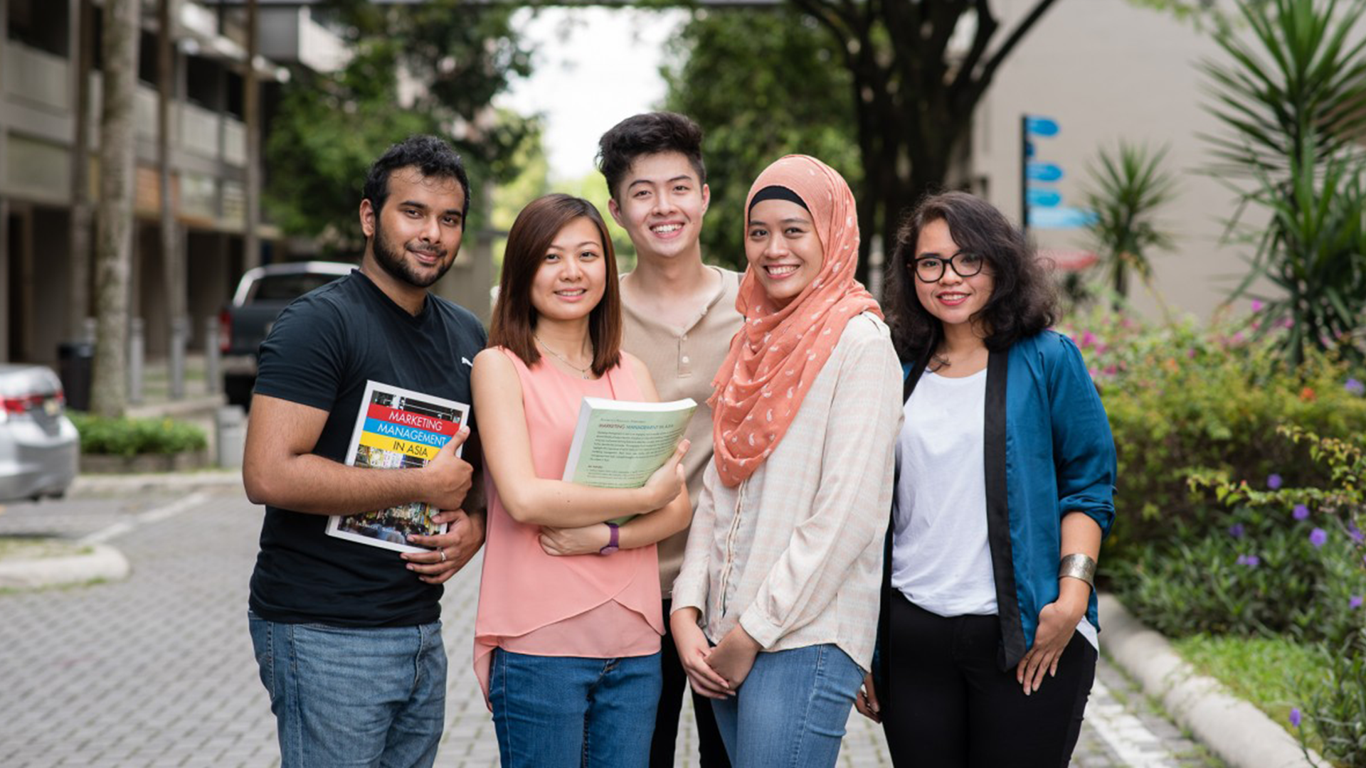 Top 5 Universiti Malaysia Jatuh Tangga – Ranking 2022 Dari QS World University